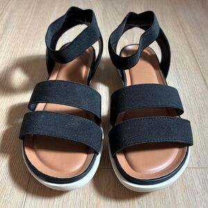 Black target elastic sandals